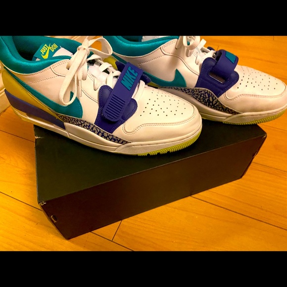 size 12 air Jordans - Picture 1 of 3
